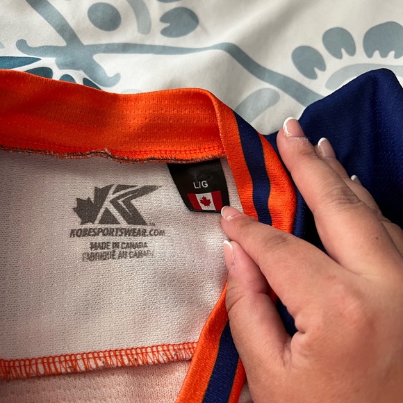 Edmonton Oilers made in Canada Size large adult jersey - Picture 1 of 3